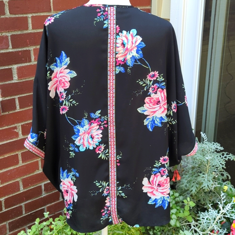 Floral Embroidered Kimono Medium